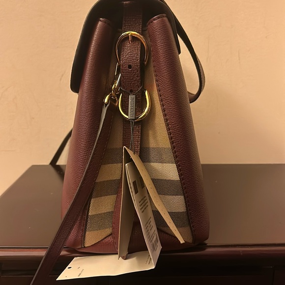 NWTGS Burberry Derby leather House Check medium Camberly tote - Picture 2 of 11